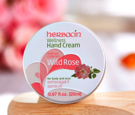 herbacin賀本清護(hù)手霜鐵盒裝怎么樣？哪個(gè)顏色好？