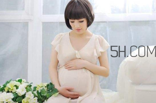 孕婦牙齦發(fā)炎腫痛怎么辦？早孕白帶有什么變化？