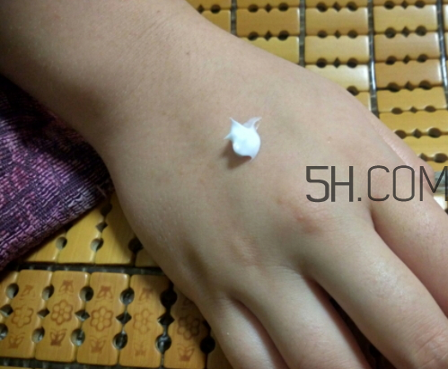 丸美眼部舒悅精華霜多少錢？丸美眼部舒悅精華霜怎么樣？