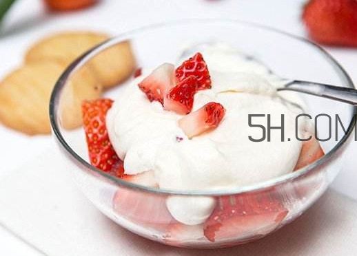 淡奶油和奶油是什么區(qū)別？淡奶油可以做什么