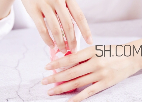 herbacin賀本清護手霜鐵盒裝多少錢？