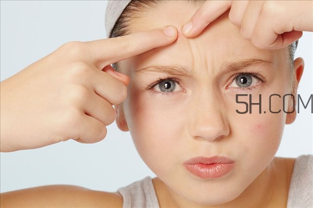 經(jīng)前暗瘡吃什么好 經(jīng)前暗瘡怎么調理