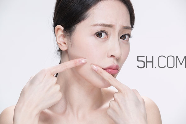 經(jīng)前暗瘡吃什么好 經(jīng)前暗瘡怎么調理