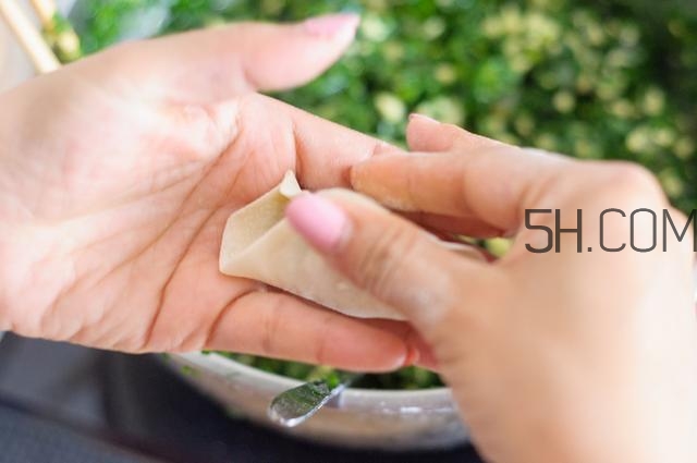 怎么包餃子快又好看？十種家常包餃子的方法~