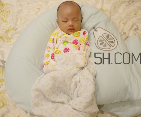 哺乳枕有必要買嗎？哺乳枕有用嗎？