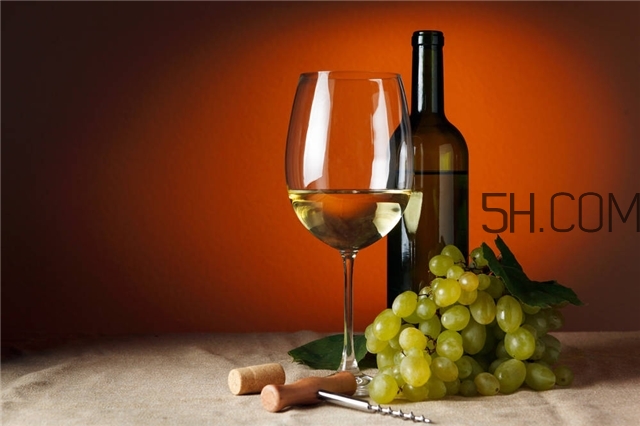 過期紅酒怎么美容 過期的紅酒能做面膜嗎 過期紅酒怎么美容 過期的紅酒能做面膜嗎