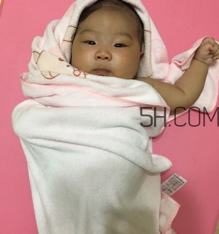 如何正確給寶寶洗澡？給寶寶洗澡水溫多少度？