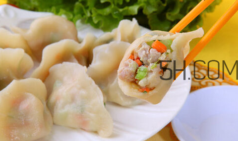 為什么餃子煮熟了會浮起來？餃子煮多久才熟？