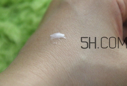 嬌韻詩有幾款眼霜？嬌韻詩眼霜哪款好用