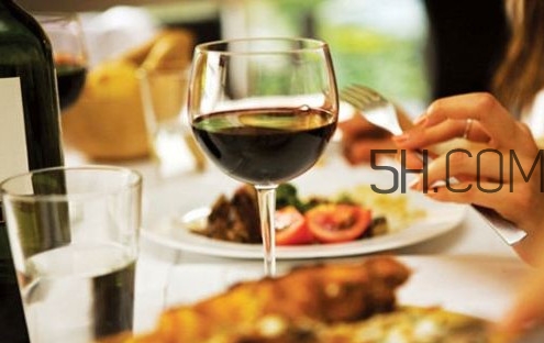 喝葡萄酒有什么好處？自制葡萄酒有什么危害