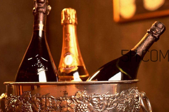 葡萄酒是不是時(shí)間越長越好？葡萄酒是甜的嗎