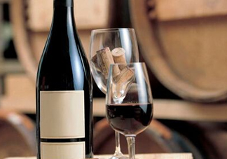 喝葡萄酒有什么好處？自制葡萄酒有什么危害