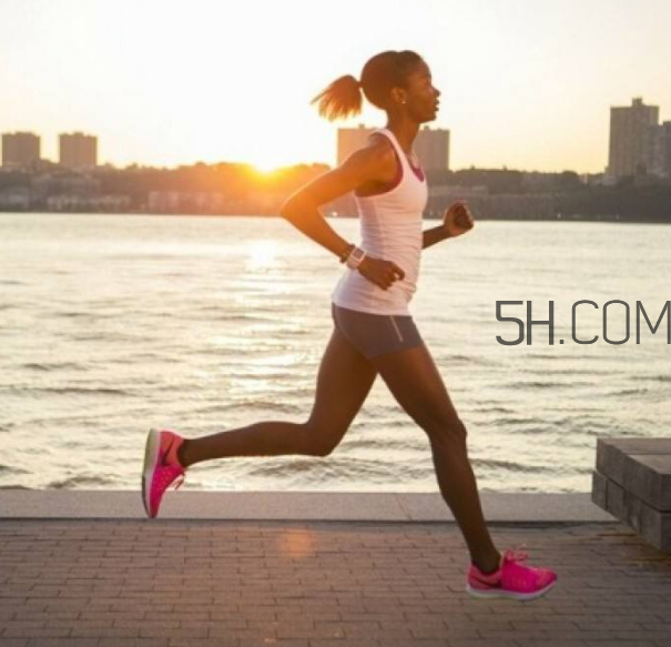 穿松糕鞋能跑步嗎？早上跑步夠長高嗎？