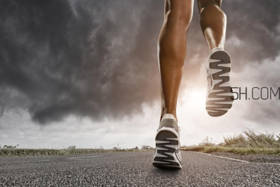 長期跑步對身體有哪些好處？飯后四個動作瘦身減腰