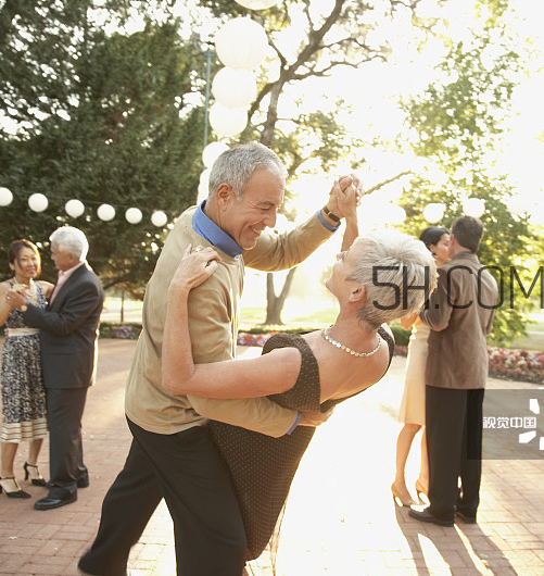 頸椎病吃什么藥效果好？頸椎病掛什么科？