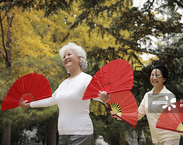 頸椎病能游泳嗎？頸椎病能引起胸疼嗎？