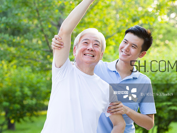 頸椎病能游泳嗎？頸椎病能引起胸疼嗎？