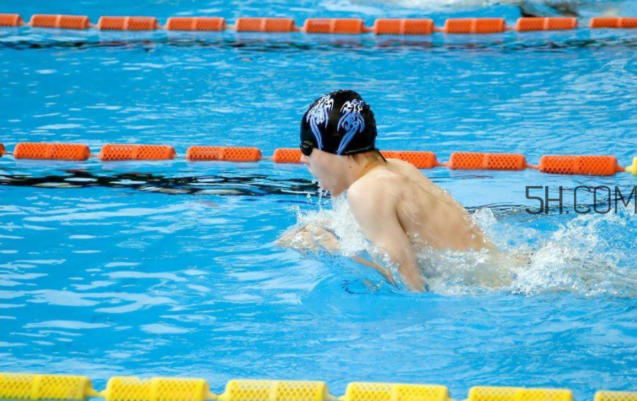 游泳后要滴眼藥水嗎？游泳后馬上吃東西好嗎？