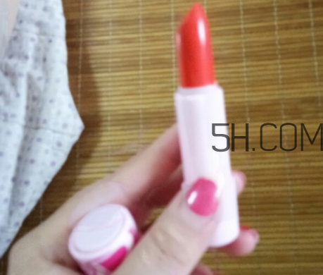 日吻潤(rùn)彩炫魅唇膏多少錢_怎么樣