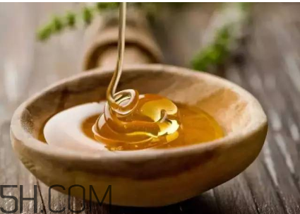 秋天喝蜂蜜有什么好處？秋天吃什么對身體好？