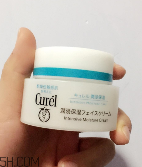 珂潤面霜適合夏天用嗎？夏天用珂潤面霜會(huì)油嗎？