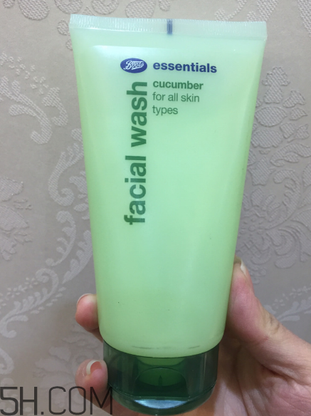 泰國(guó)小黃瓜洗面奶怎么樣？泰國(guó)小黃瓜酒精超標(biāo)嗎？