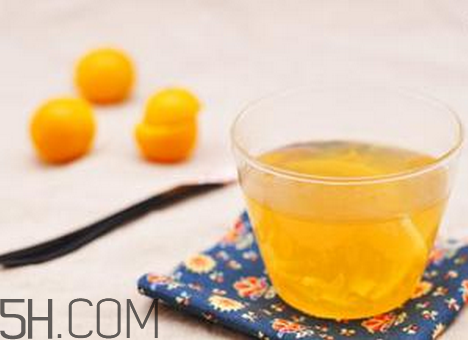 紅心柚和白心柚有什么區(qū)別？柚子皮泡水喝的作用？