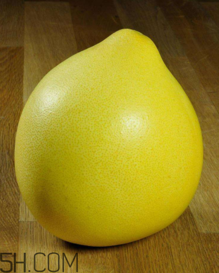 青色的柚子能吃嗎？柚子很苦是怎么回事？