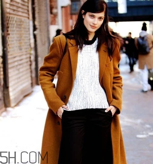 焦糖色是駝色嗎？焦糖色和深駝色區(qū)別