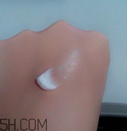 百雀羚洗面奶怎么樣？百雀羚洗面奶是皂基嗎？