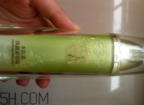 百雀羚爽膚水怎么樣？百雀羚爽膚水含酒精嗎？