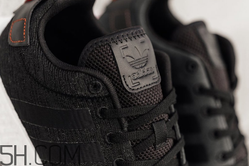 adidas nmd r2 future harvest萬(wàn)圣節(jié)配色實(shí)物什么樣？