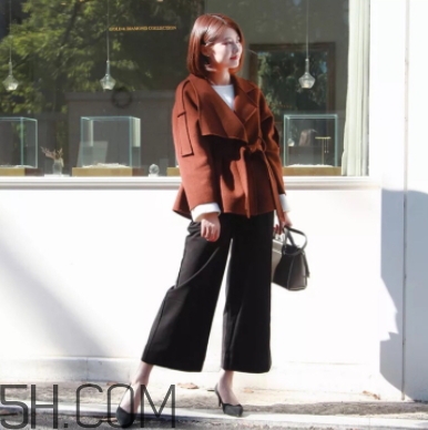 焦糖色大衣配什么褲子？焦糖色大衣搭配