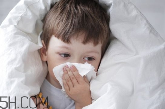 風(fēng)熱感冒有哪些癥狀？風(fēng)寒感冒有哪些癥狀？