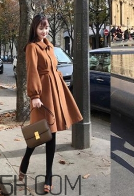 焦糖色風衣搭配什么鞋子？焦糖色風衣搭配什么襪子