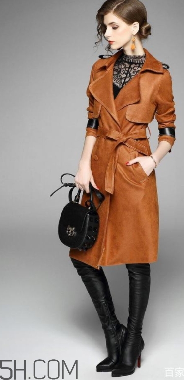焦糖色風衣搭配什么鞋子？焦糖色風衣搭配什么襪子