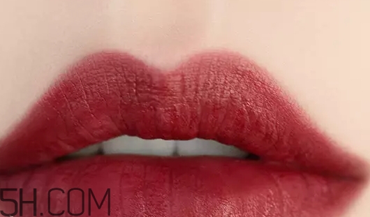 姨媽色口紅適合什么膚色？姨媽色口紅顯白嗎