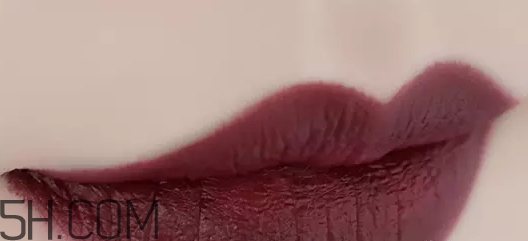 姨媽色口紅適合什么膚色？姨媽色口紅顯白嗎