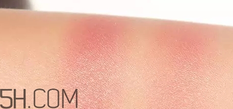 2017年秋冬妝容怎么畫？2017秋冬少女妝容畫法步驟