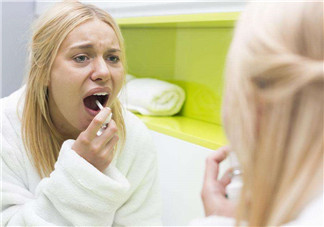 風熱感冒有哪些癥狀？風寒感冒有哪些癥狀？