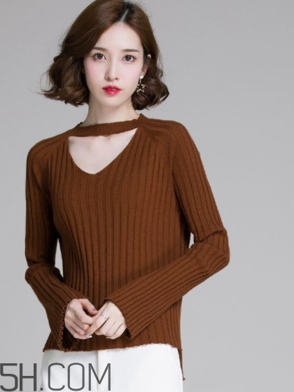 焦糖色毛衣配什么顏色好看？焦糖色毛衣搭配圖片