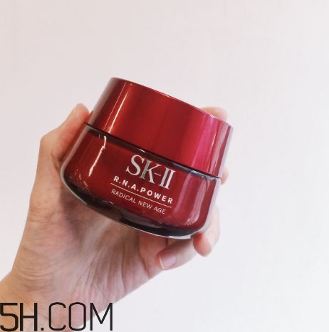 秋冬用什么護(hù)膚品好？秋冬用乳液還是霜