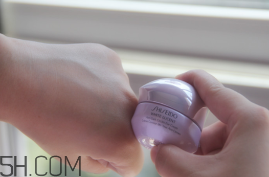 資生堂新透白眼霜怎么樣？資生堂新透白眼霜多少錢？