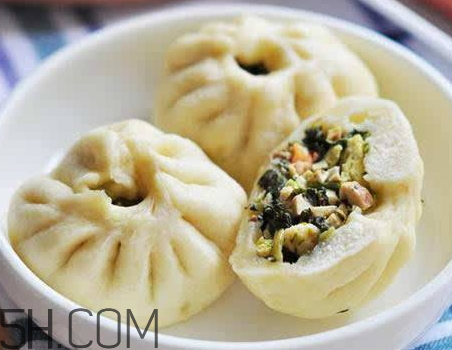 一個香菇青菜包的熱量大概是多少？一個香菇青菜包的熱量