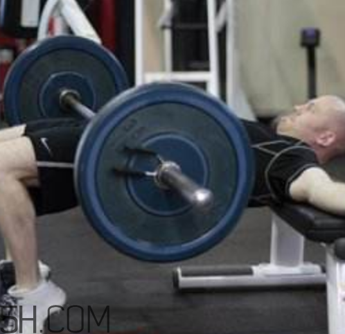 杠鈴?fù)螞_正握還是反握？杠鈴?fù)螞_常見錯誤