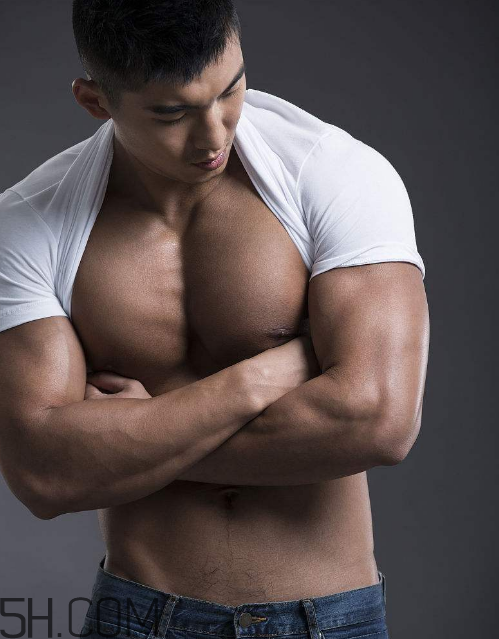 胸肌中縫怎么練？怎樣鍛煉胸肌內(nèi)側(cè)？