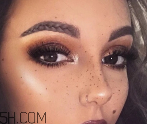 辮子眉怎么畫(huà)？辮子眉畫(huà)法教程