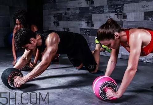 健腹輪會傷腰嗎？健腹輪可以天天練嗎？