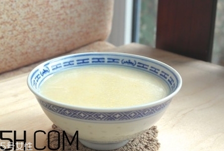 豆汁是堿性還是酸性？豆汁和豆?jié){有什么區(qū)別