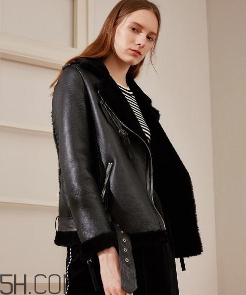 伊芙麗的衣服貴嗎？伊芙麗衣服質(zhì)量怎么樣？